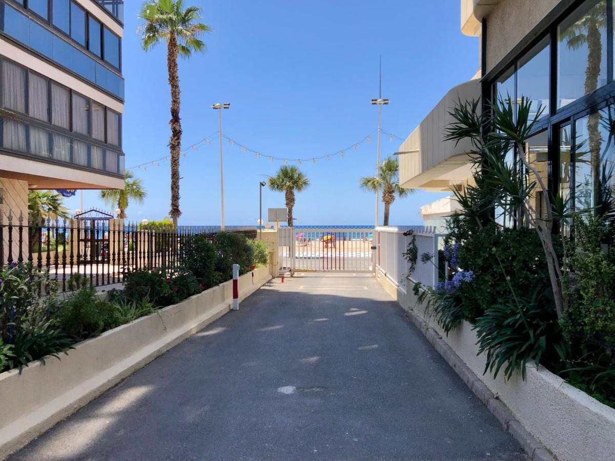 Apartamento Torre Levante, Primera Linea De Playa Benidorm Exteriér fotografie